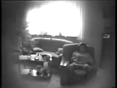渴望公鸡的宝贝与惊人的山雀在海滩上性交