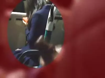 金发熟女在厨房里吮吸她的大秃头情人