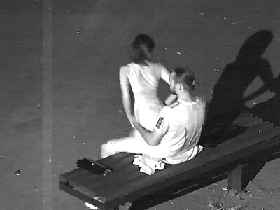 年轻的大学荡妇钻了喉咙