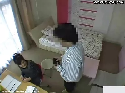 金发熟女被她的隔壁邻居勾引